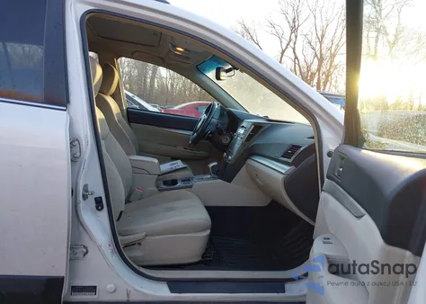 2010 Subaru Outback 2.5I Premium z USA, uszkodzony, nr VIN 4S4BRCHC0A3372741